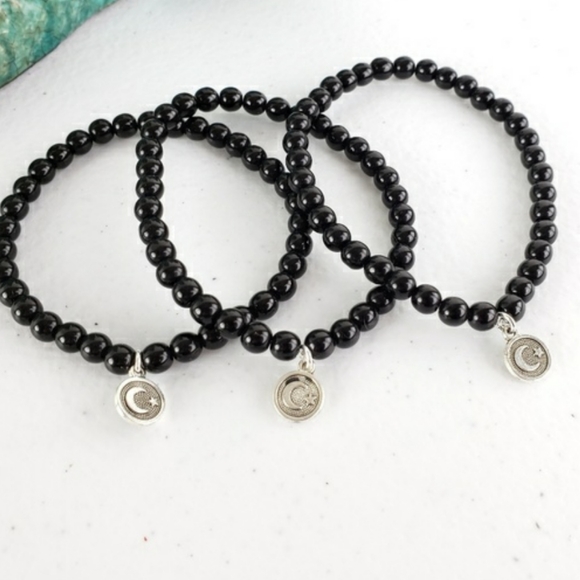 Black Jasper Stone Crescent Moon Bracelet - Picture 4 of 7